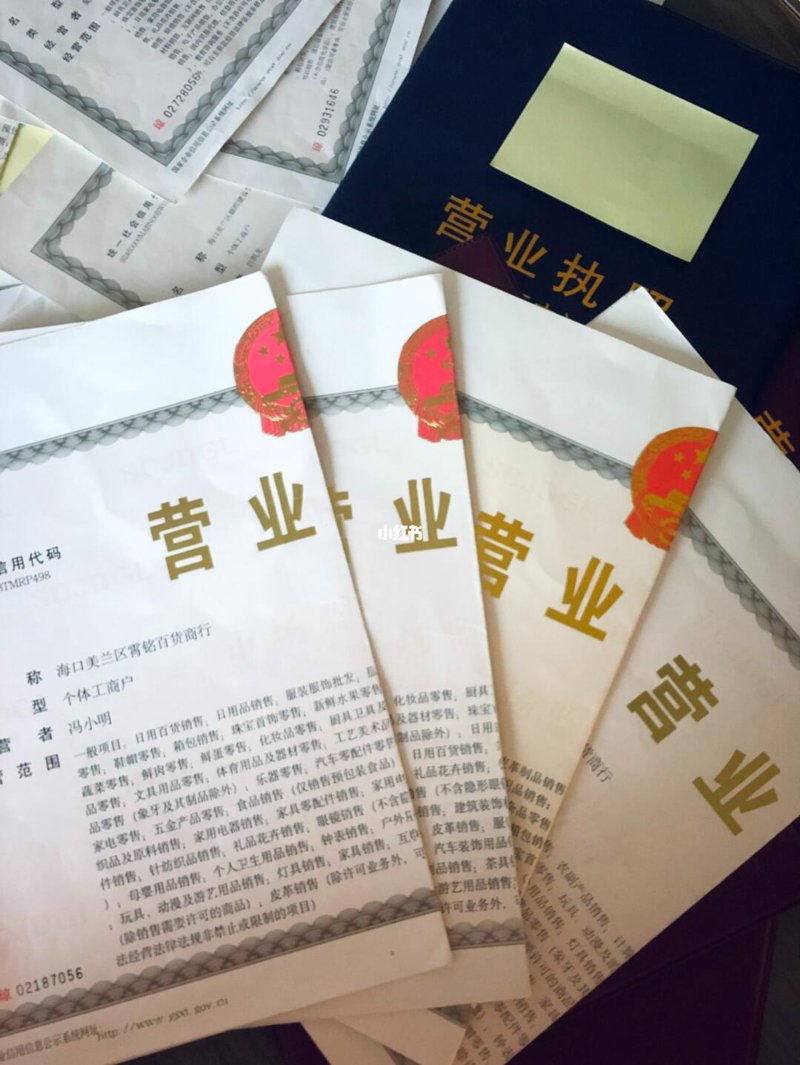 春意盎然时节里的服饰新风尚